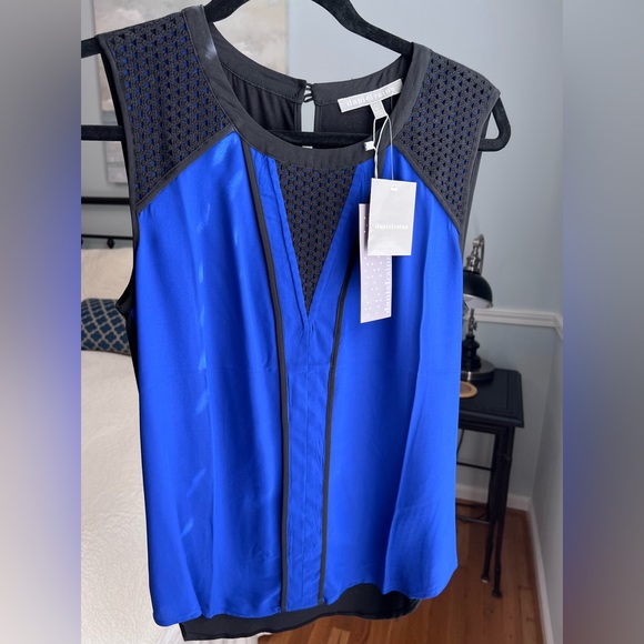 NWT Daniel Rainn Sleeveless blue and black top. Size small. Back is solid black. - Picture 2 of 10